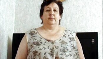 MomsTeachSex - نيكول ناش ، سيلفيا سكس كلاسيكي قديم مترجم عربي سايج يجلسان في حضن سانتا